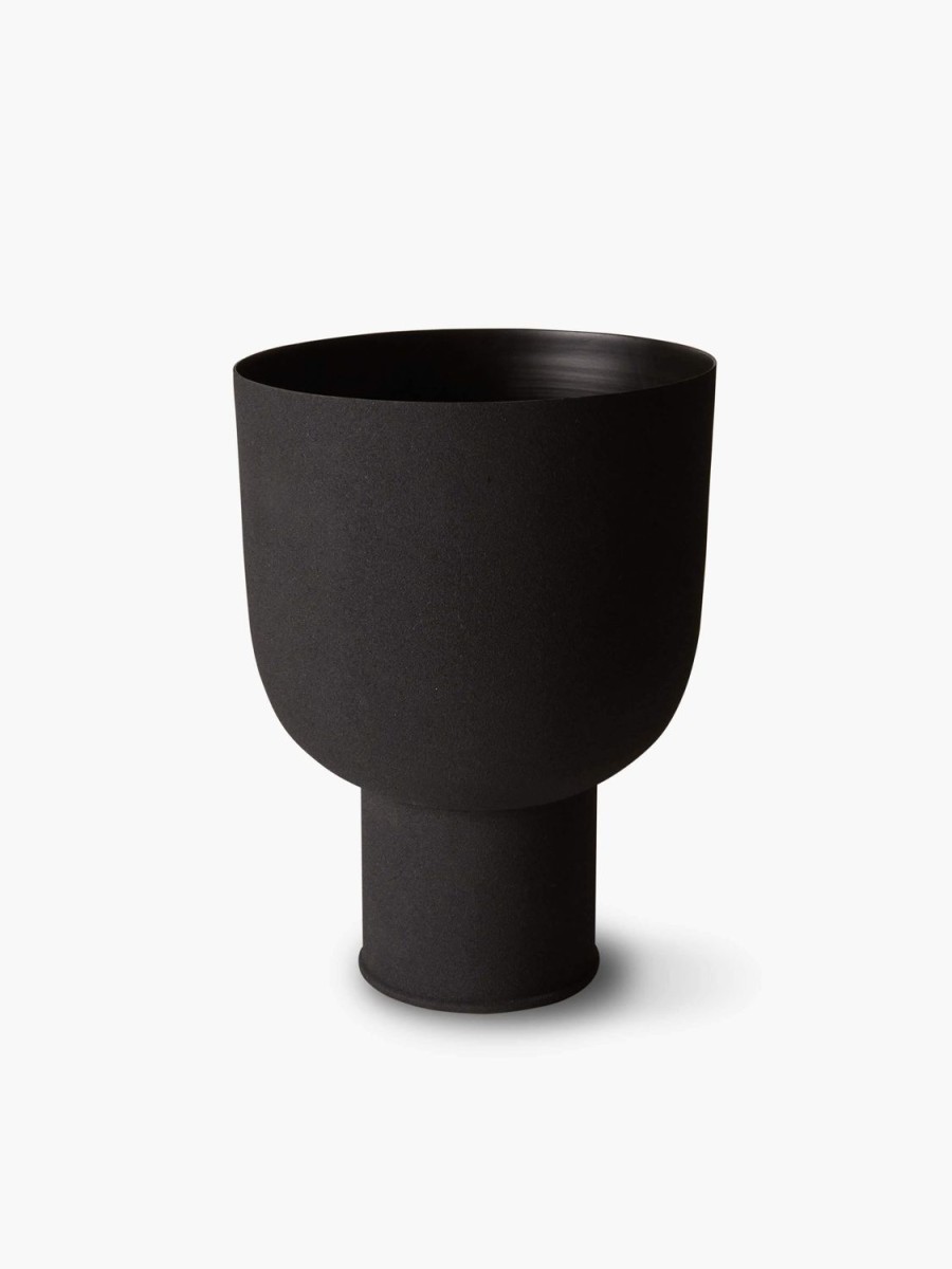 Living L&M Home | Mona Black Curve Planter